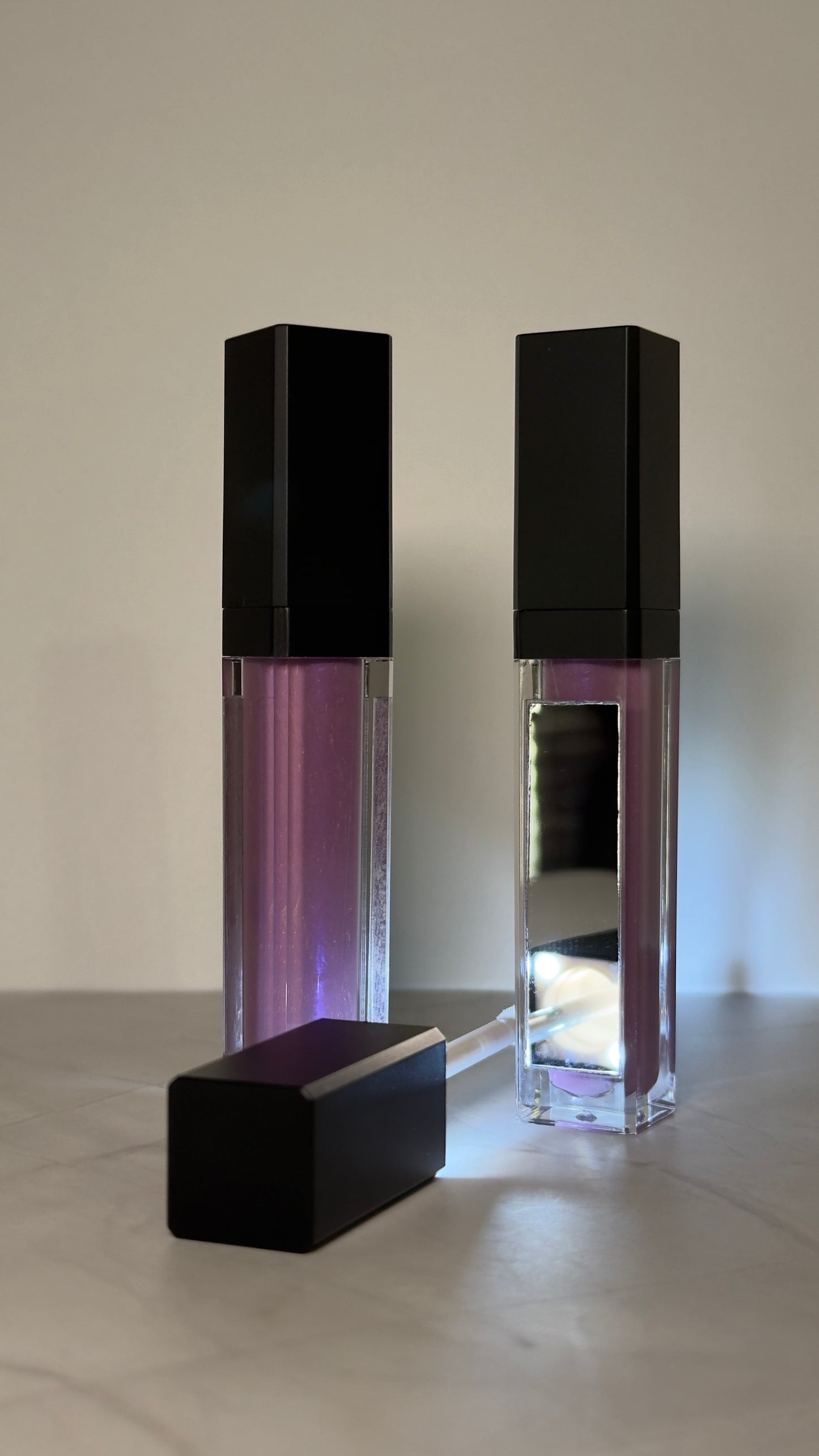 LIP GLOSS