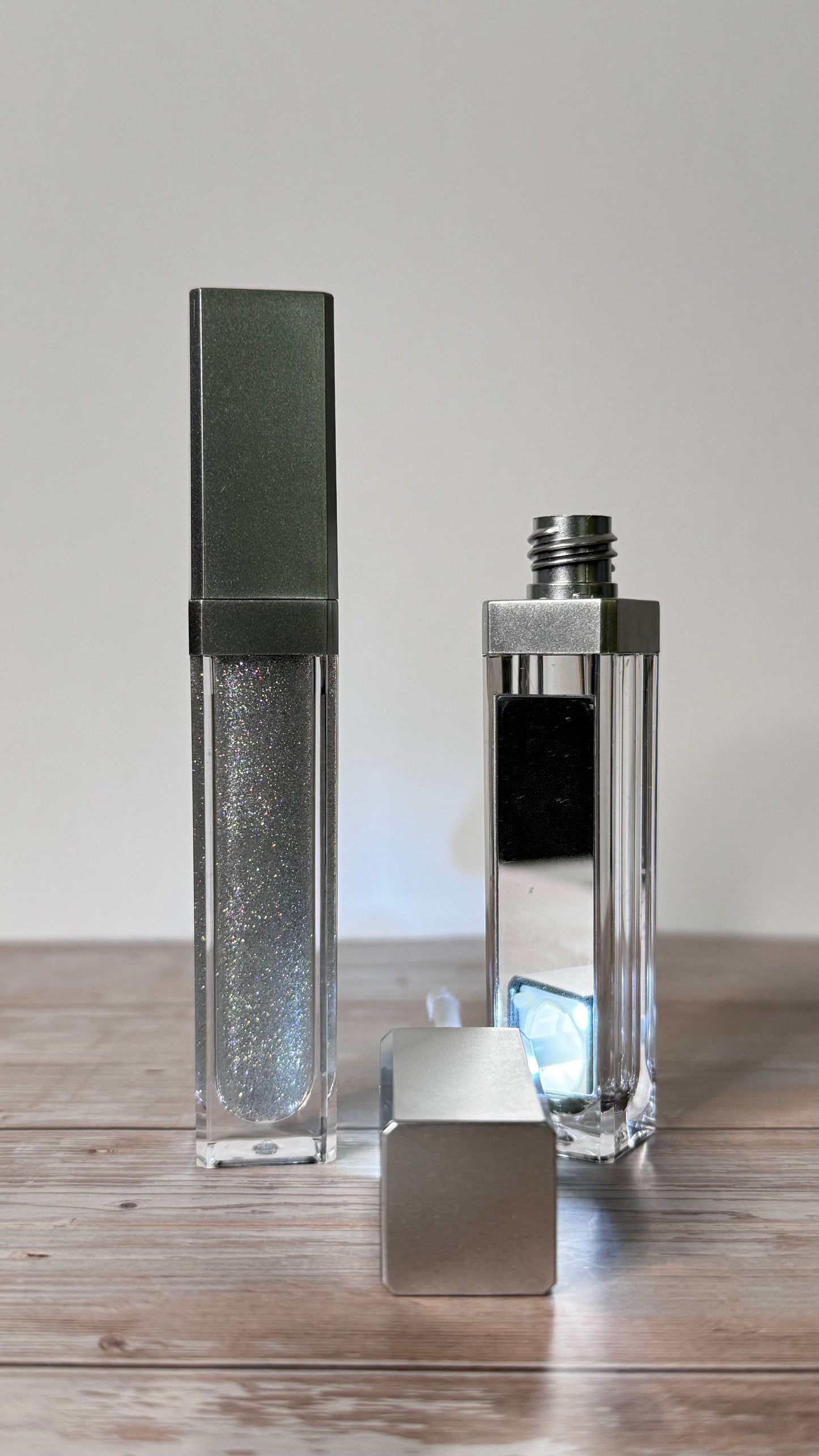 LIP GLOSS