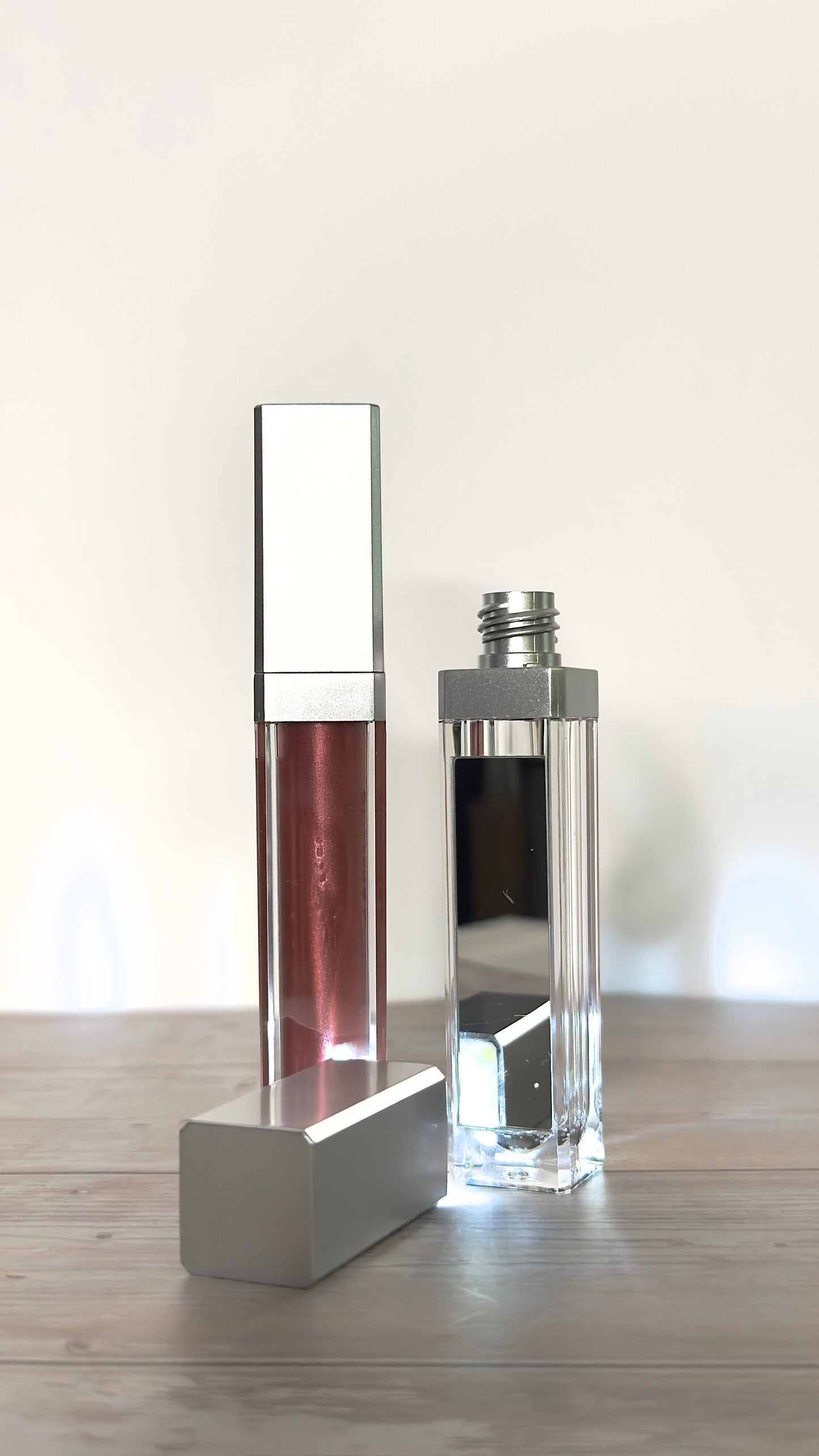LIP GLOSS