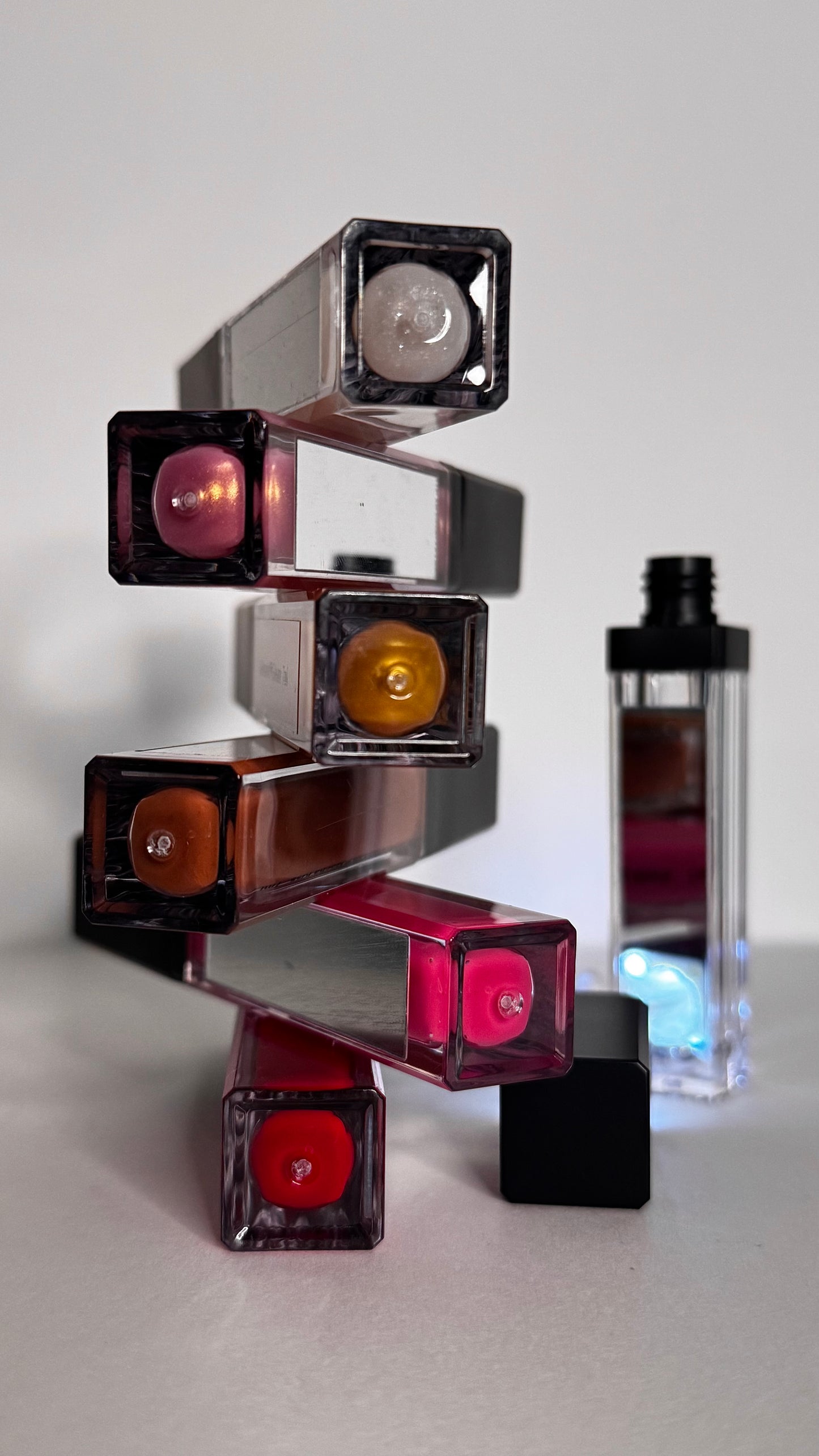 LIP GLOSS