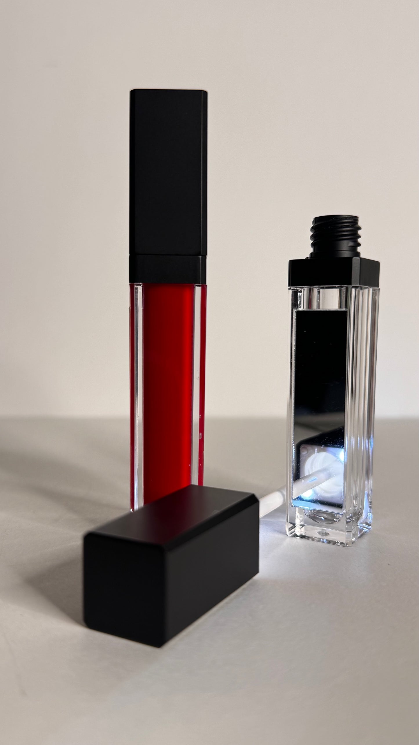 LIP GLOSS