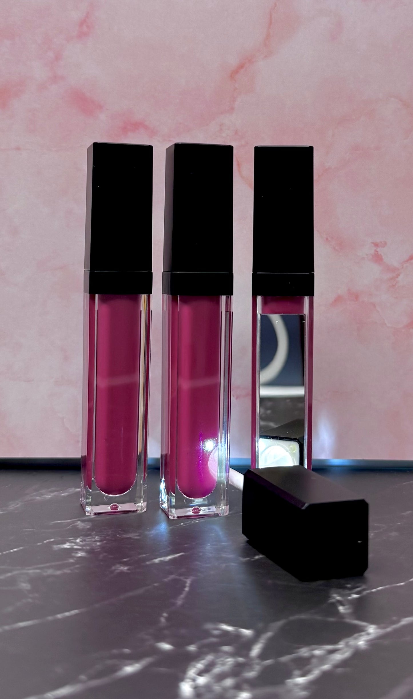 LIP GLOSS