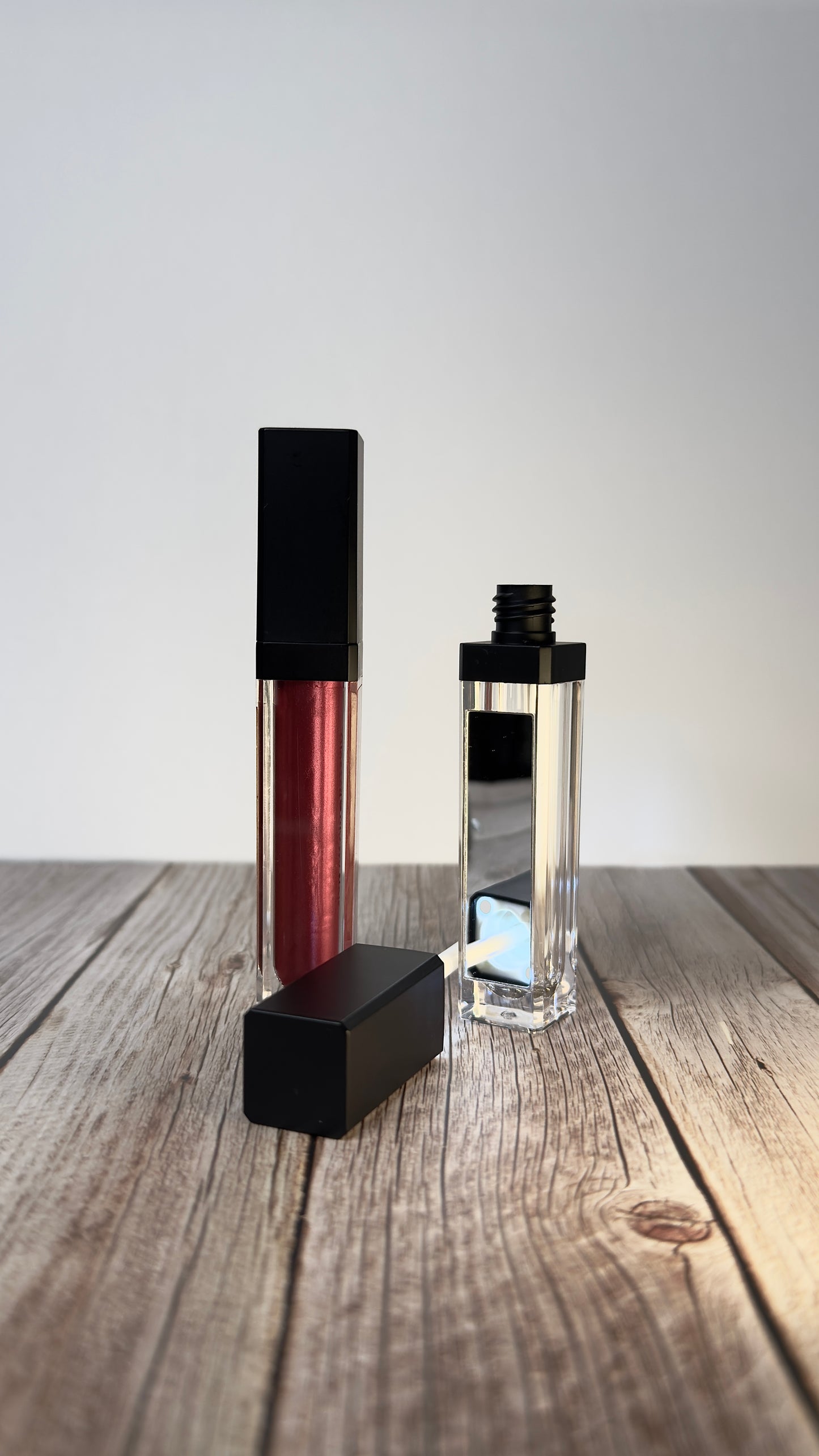 LIP GLOSS