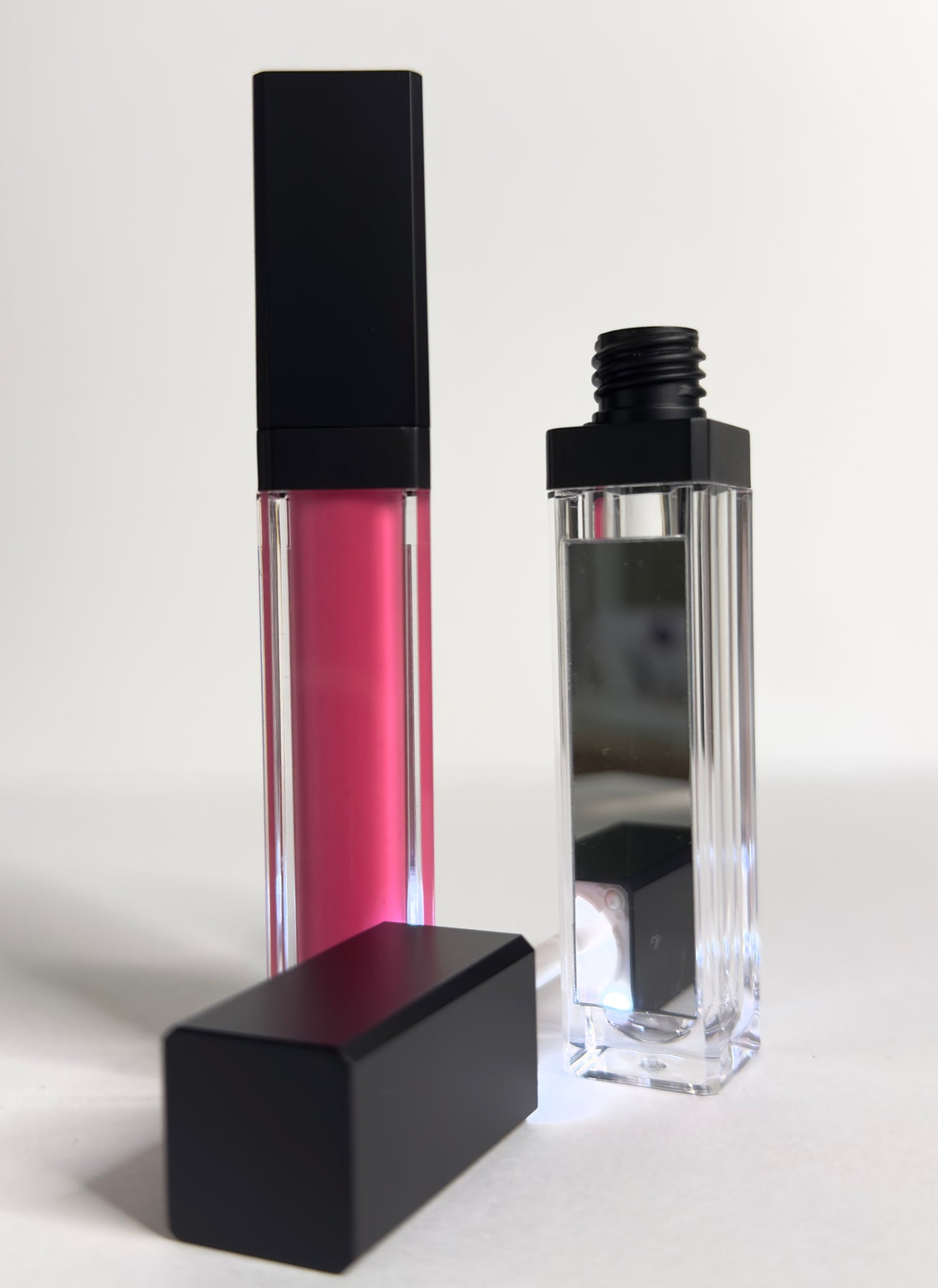 LIP GLOSS