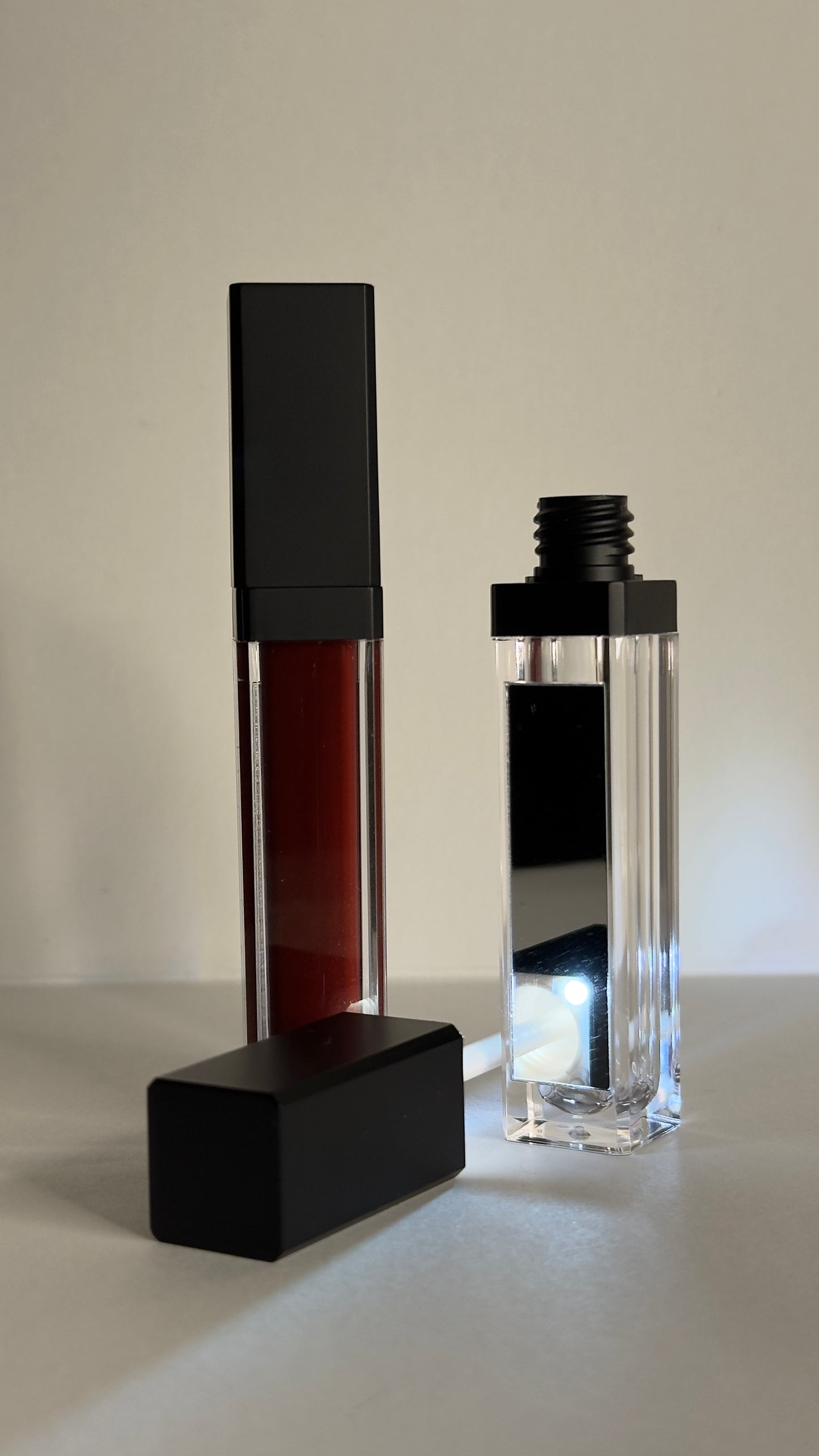 LIP GLOSS